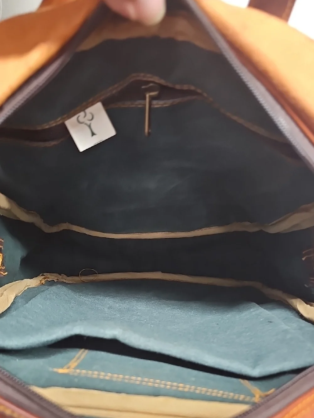 TAPTOP HANDMADE LEATHER BACKPACK BFPM-05-066